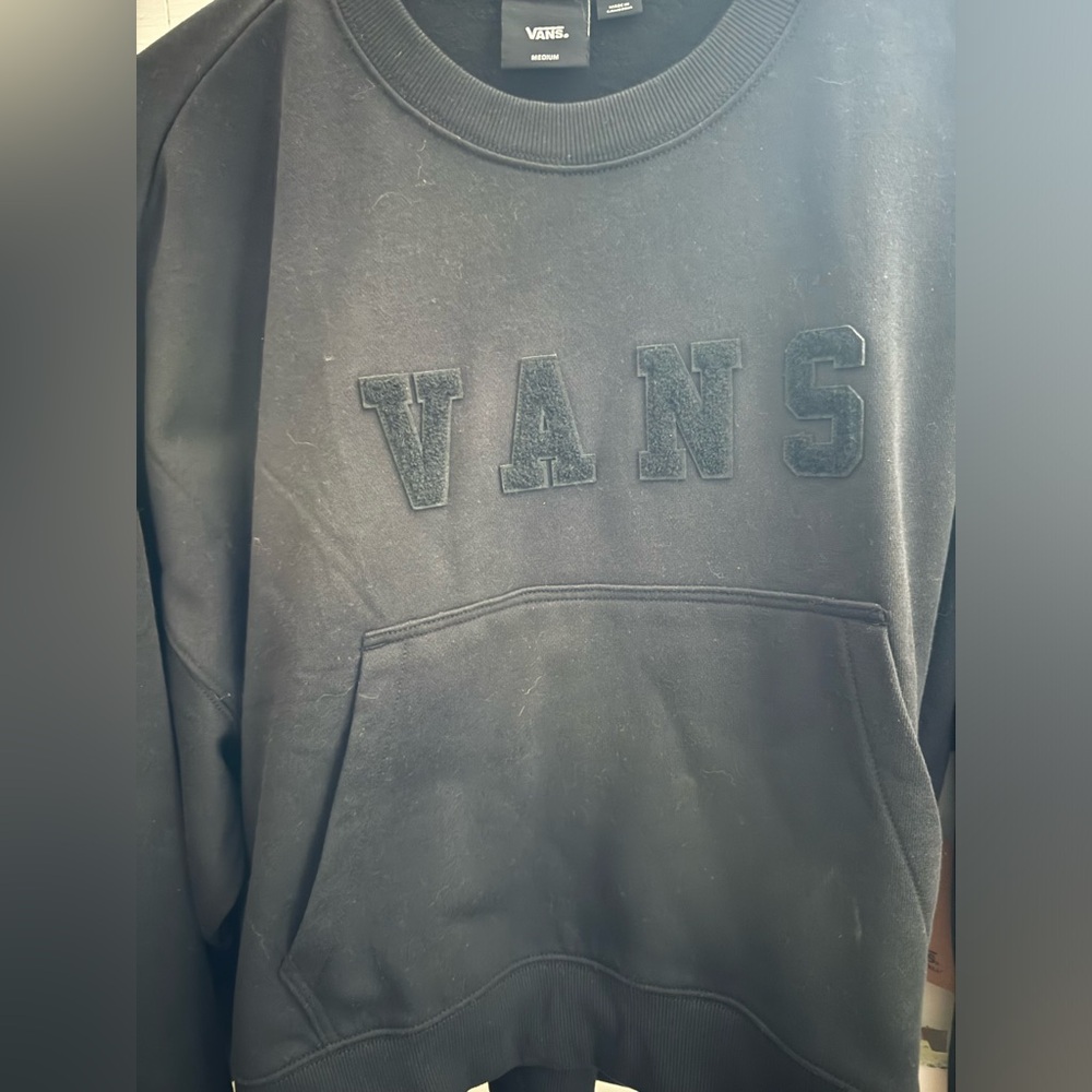 NWT Vans women’s black crewneck sweat shirt MEDIUM